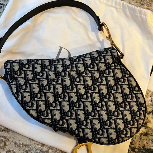 SOLD Dior oblique saddle bag excellent like new condition with box dust and card - Picture 4 of 10
